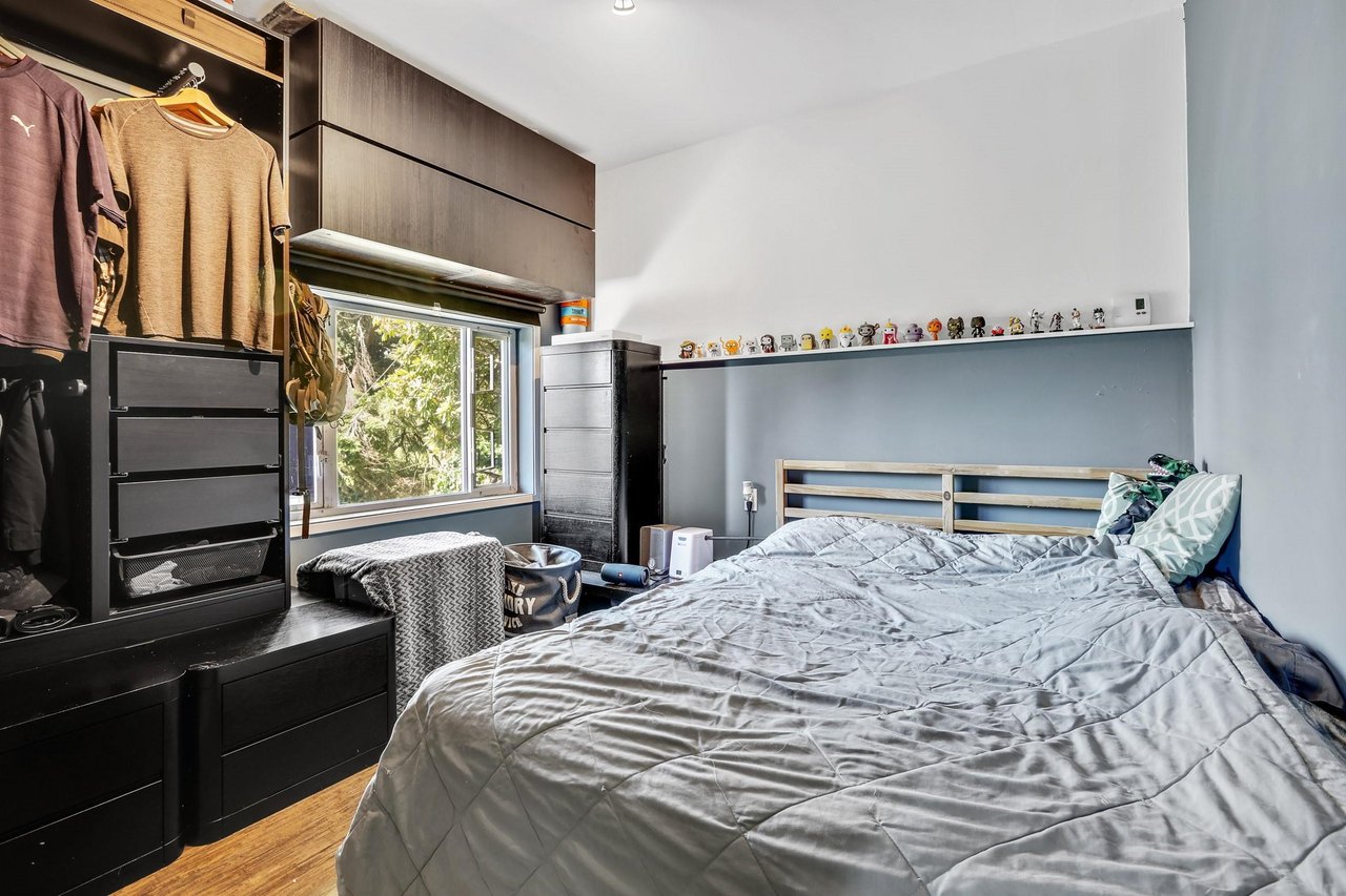 325 Bayview Pl