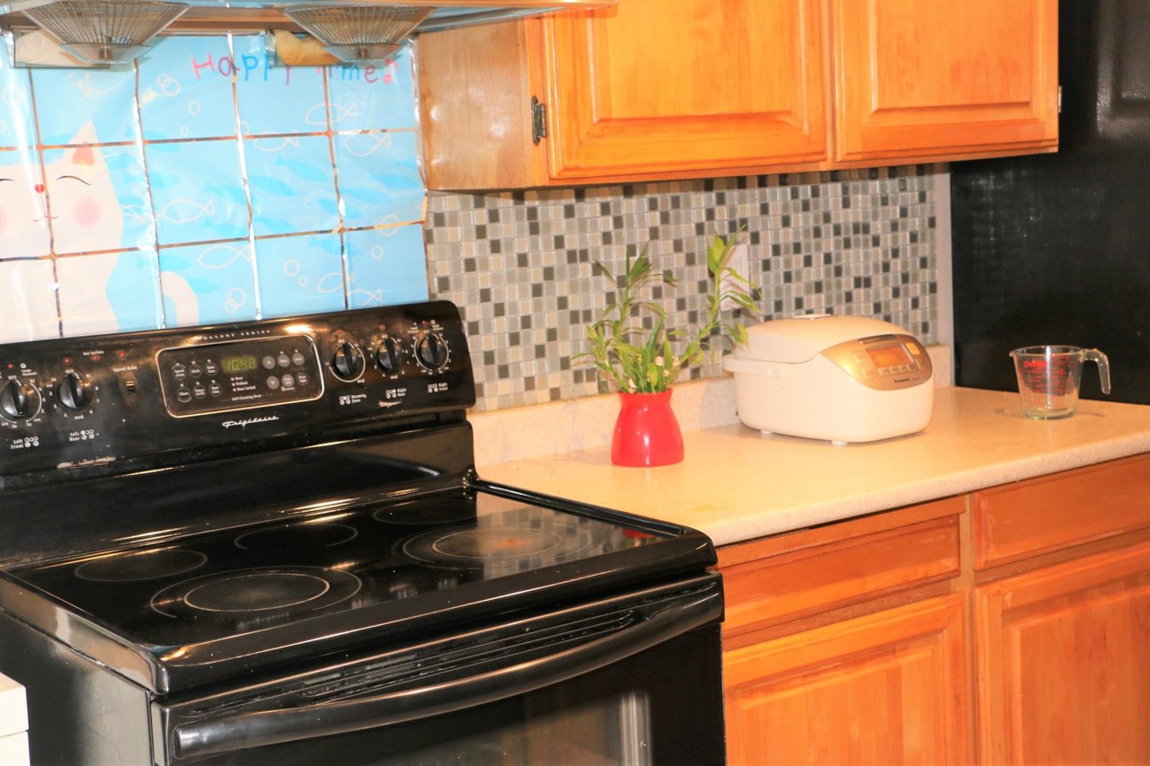 1402-7235 Salisbury Ave