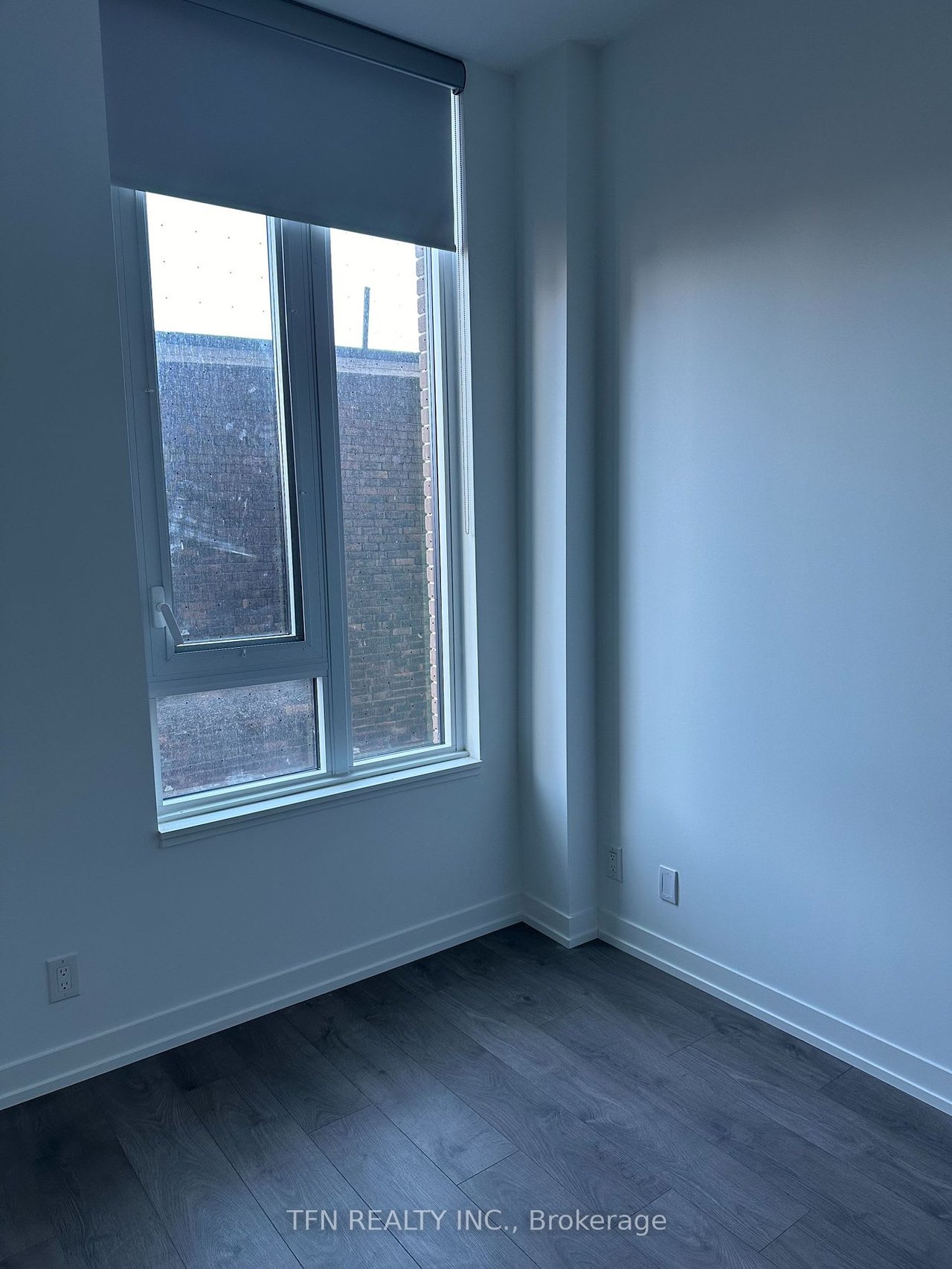 270 Dufferin St Unit: 211