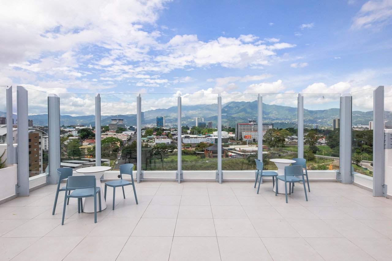 Corner Penthouse Nucleo Sabana, San Jose