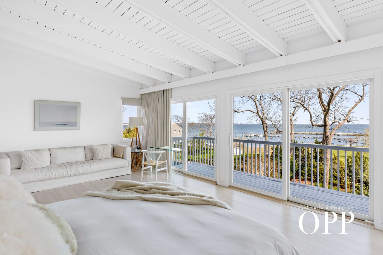 BRIGHT AND AIRY WITH WATERVIEWS