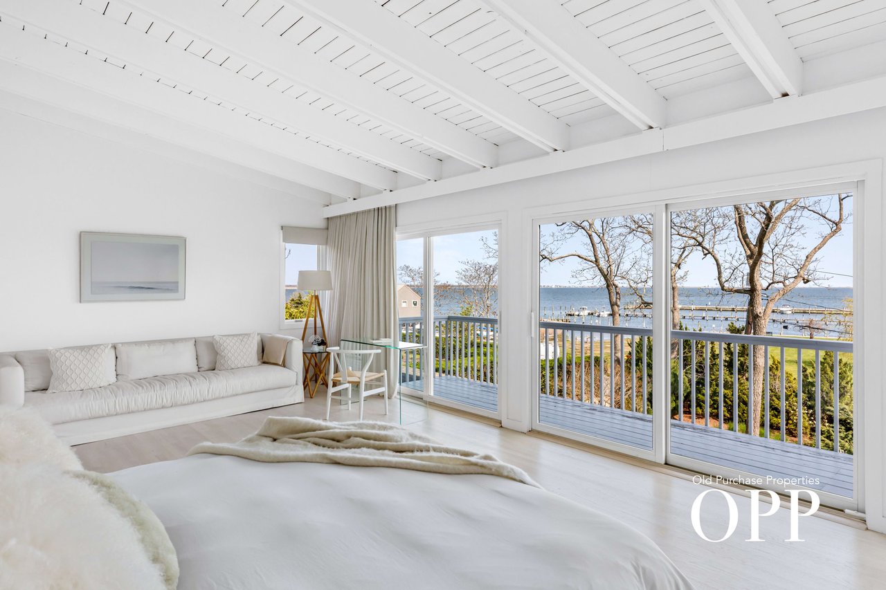 BRIGHT AND AIRY WITH WATERVIEWS