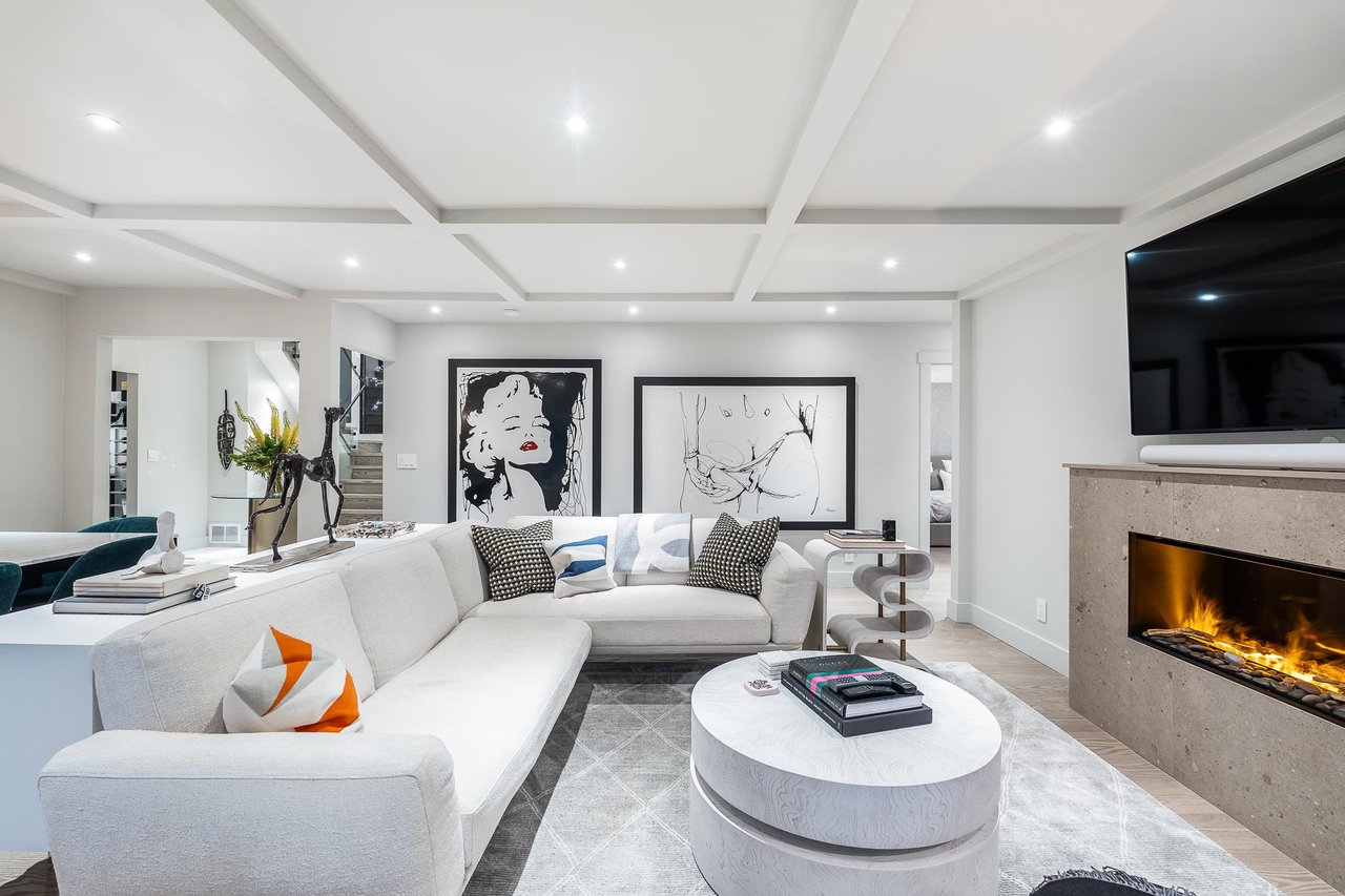 6242 St. Georges Cres