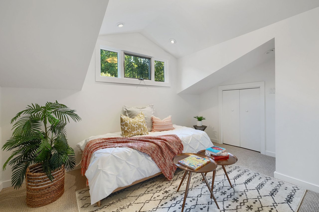 10 Ardmore Road, Larkspur