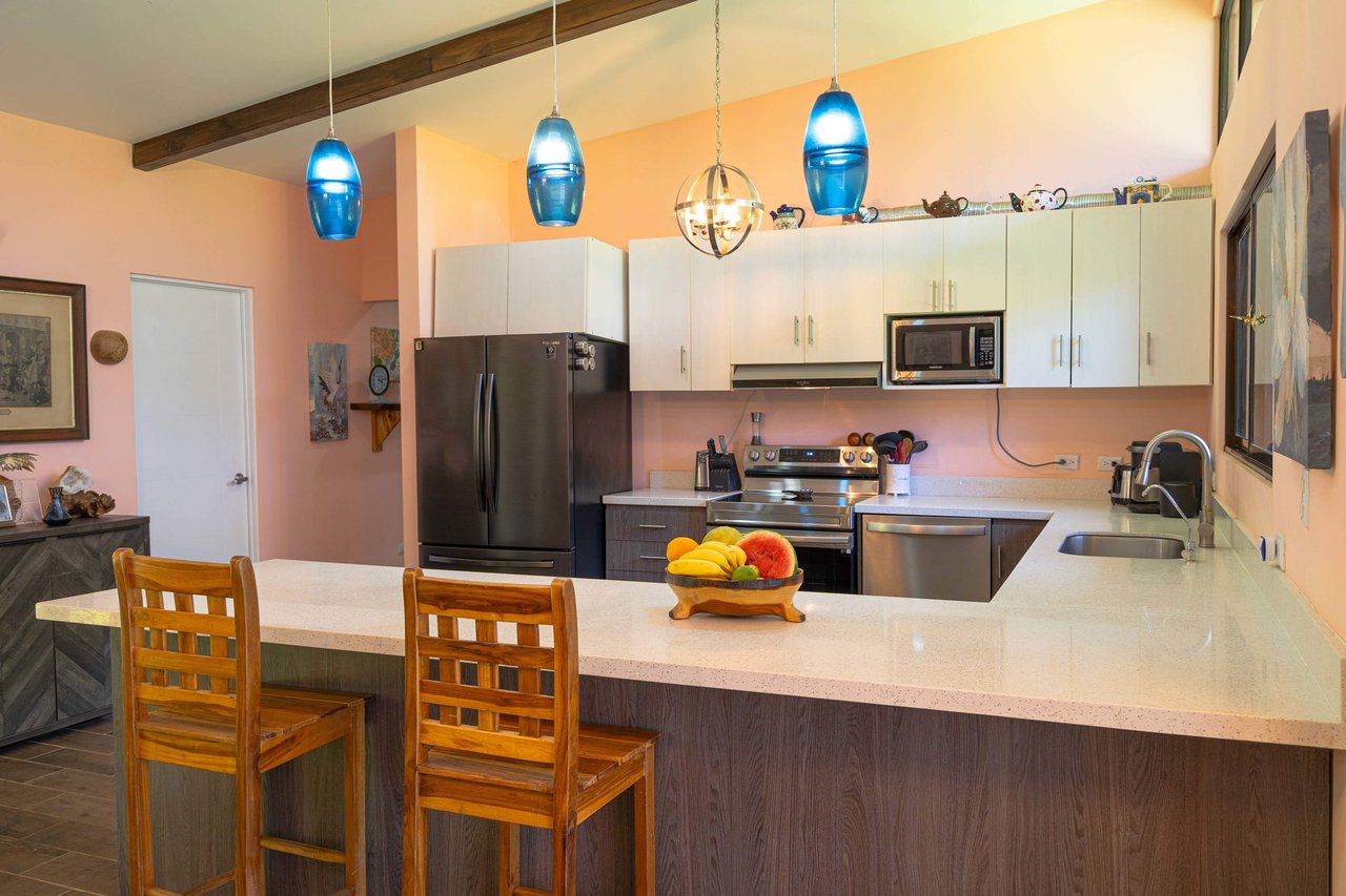 Three home stunning estate close to Quepos