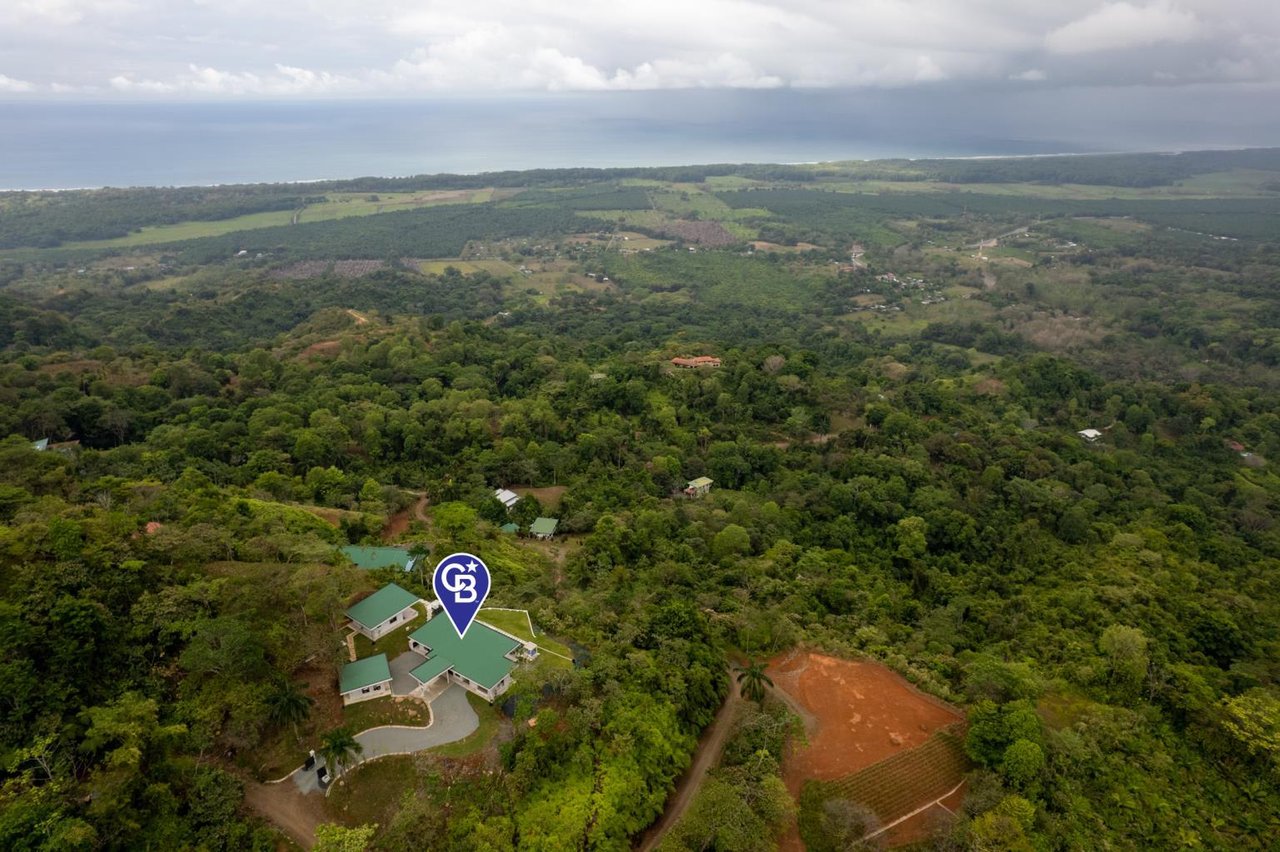 17 Acres Private Estate With Two Homes With Panoramic Views