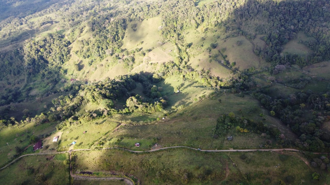 Colina del Tapir | Experience breathtaking views of Lake Nicaragua, with the majestic Concepcion Volcano against the backdrop of Ometepe Island!