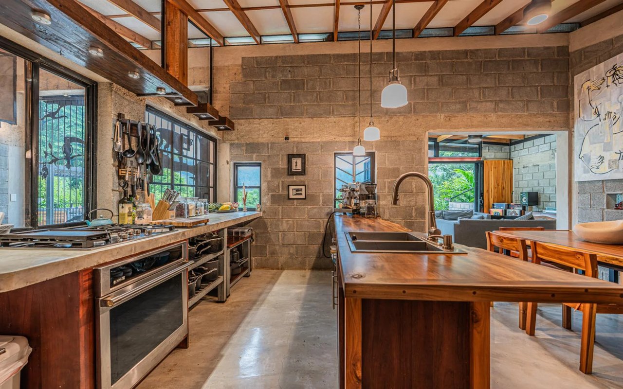 Off-Grid Regenerative Homestead, Perez Zeledon, San Jose