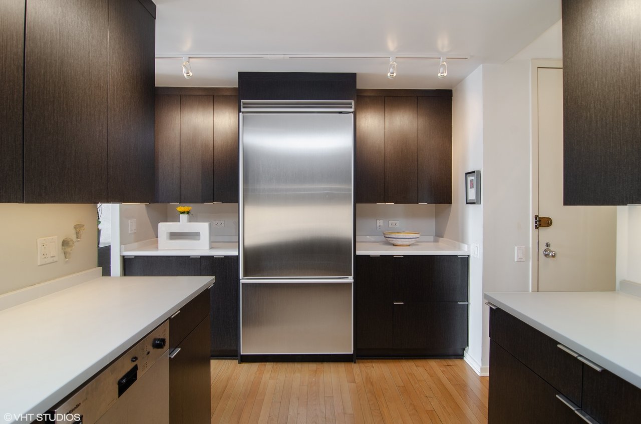 200 E Delaware Pl, #33F