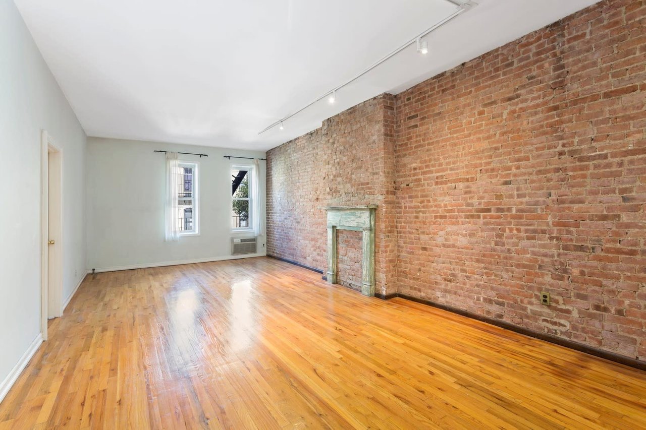 Yorkville Housing, 331 E 92nd St, 4B