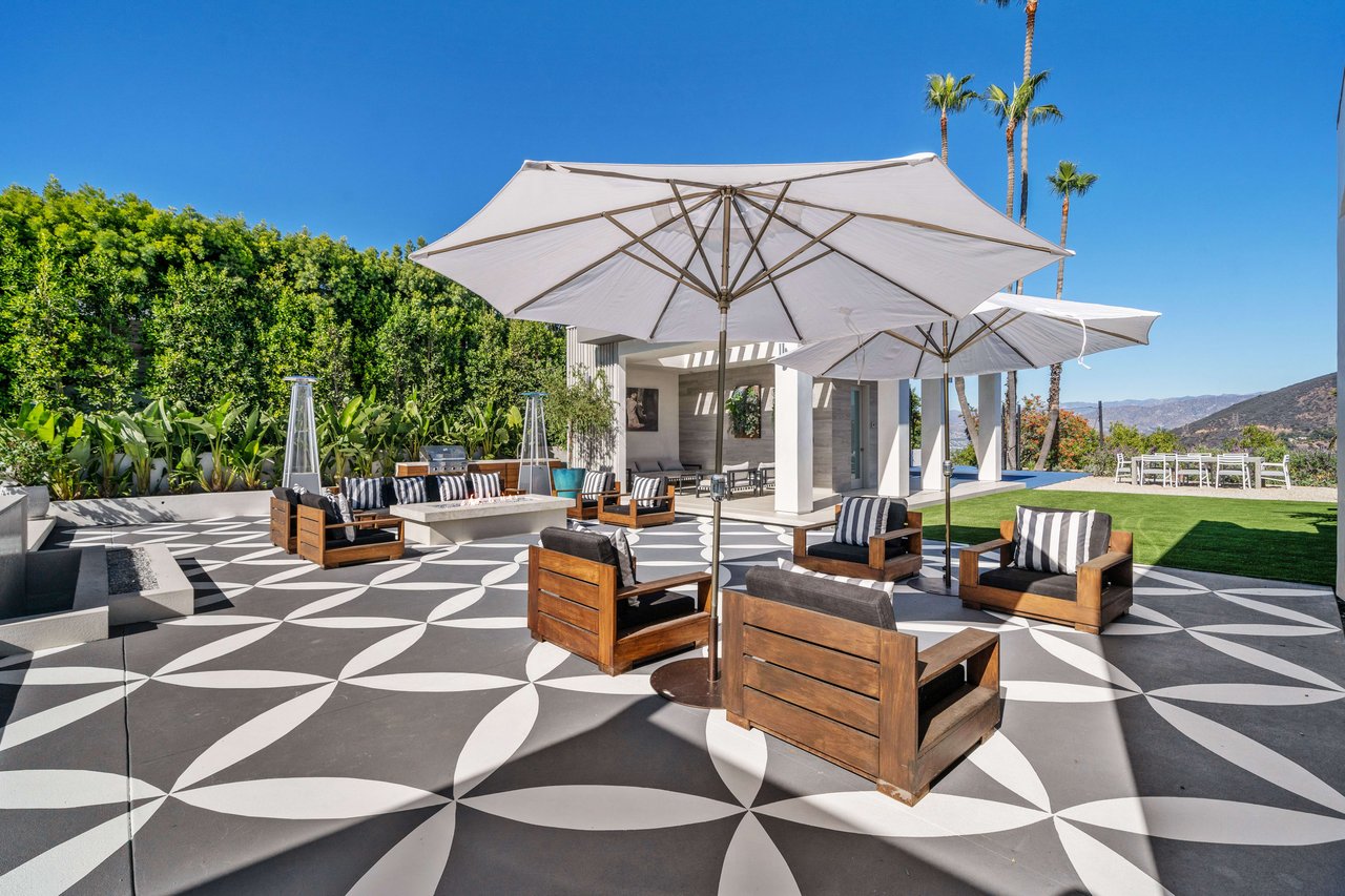 The Apex HH | 7115 Macapa Drive