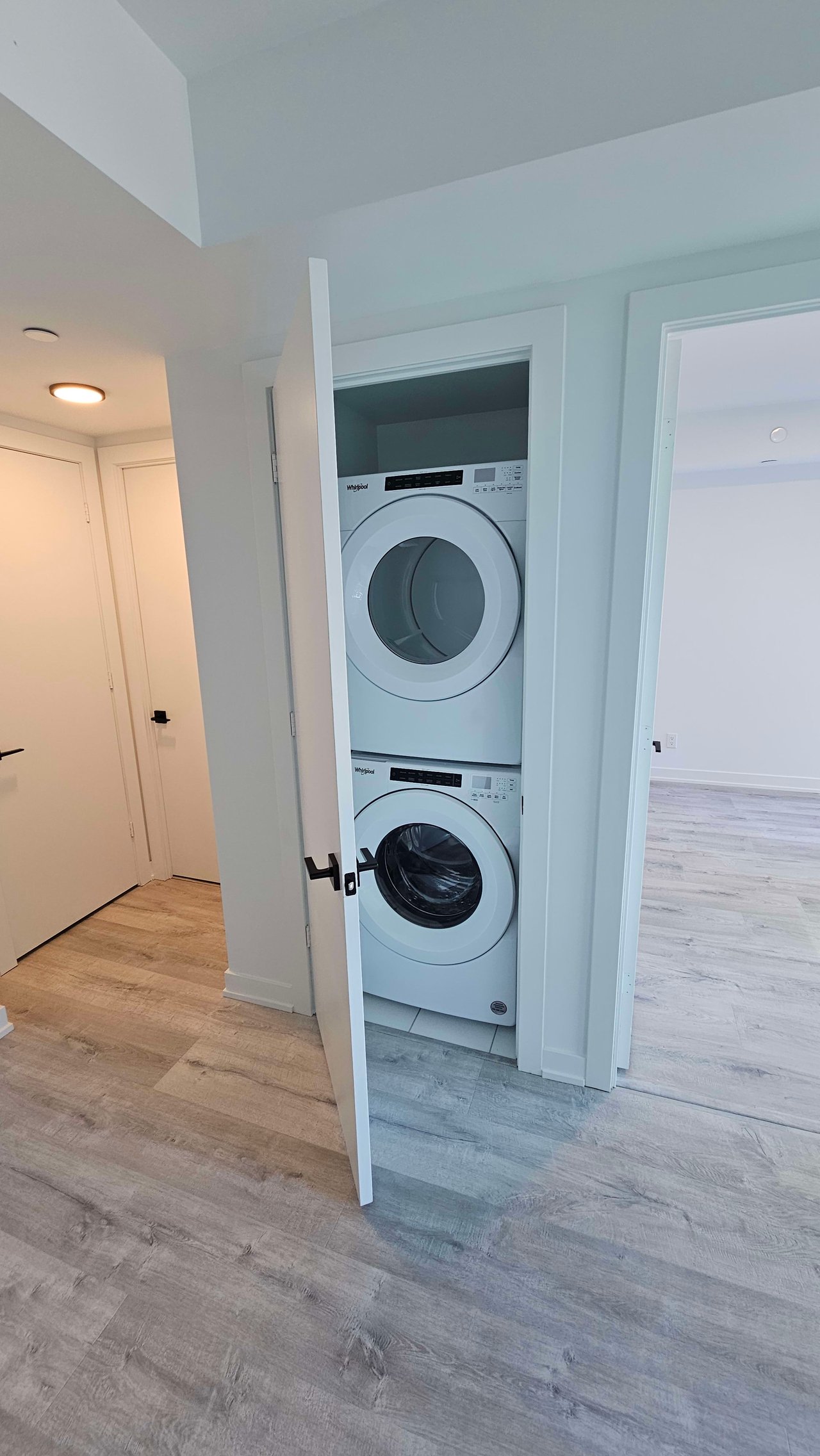 327 King St W, Unit 701