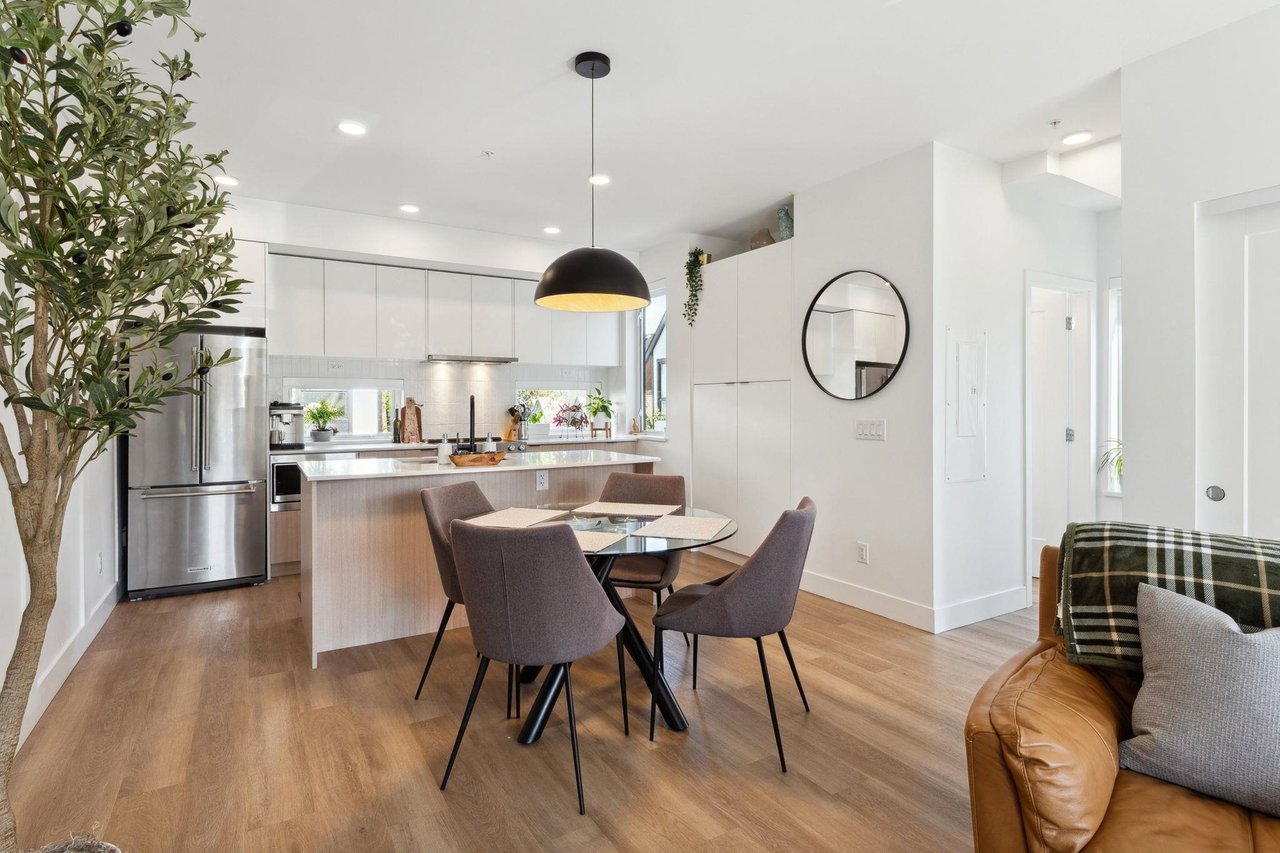 212-1306 Laval Square