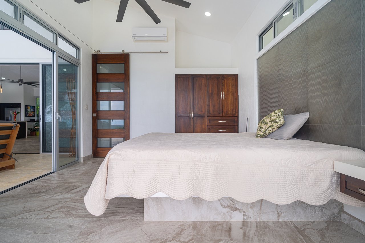 Modern Oceanview Infinity Pool Estate, Ojochal, Puntarenas