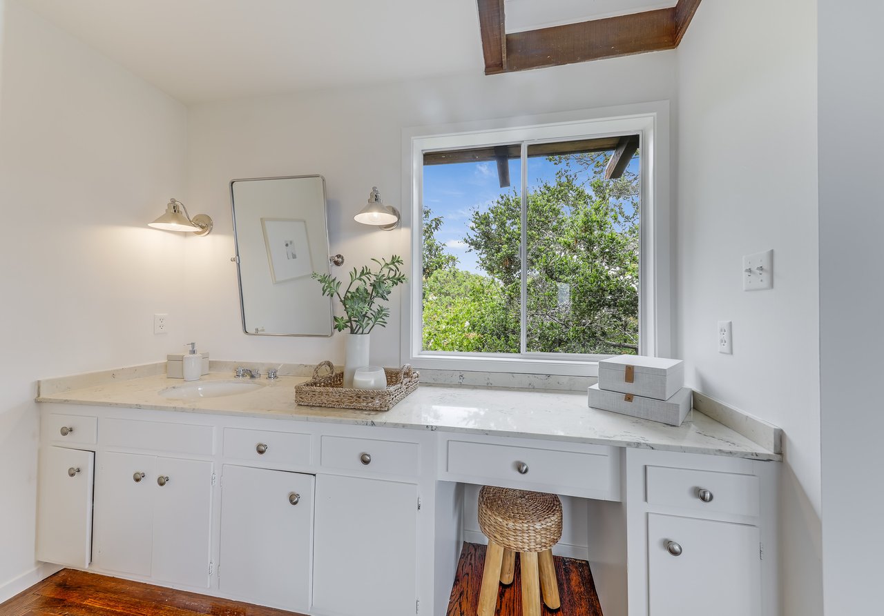 Rare Opportunity on Belvedere Island