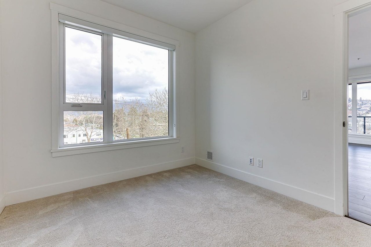404-4477 Hastings St