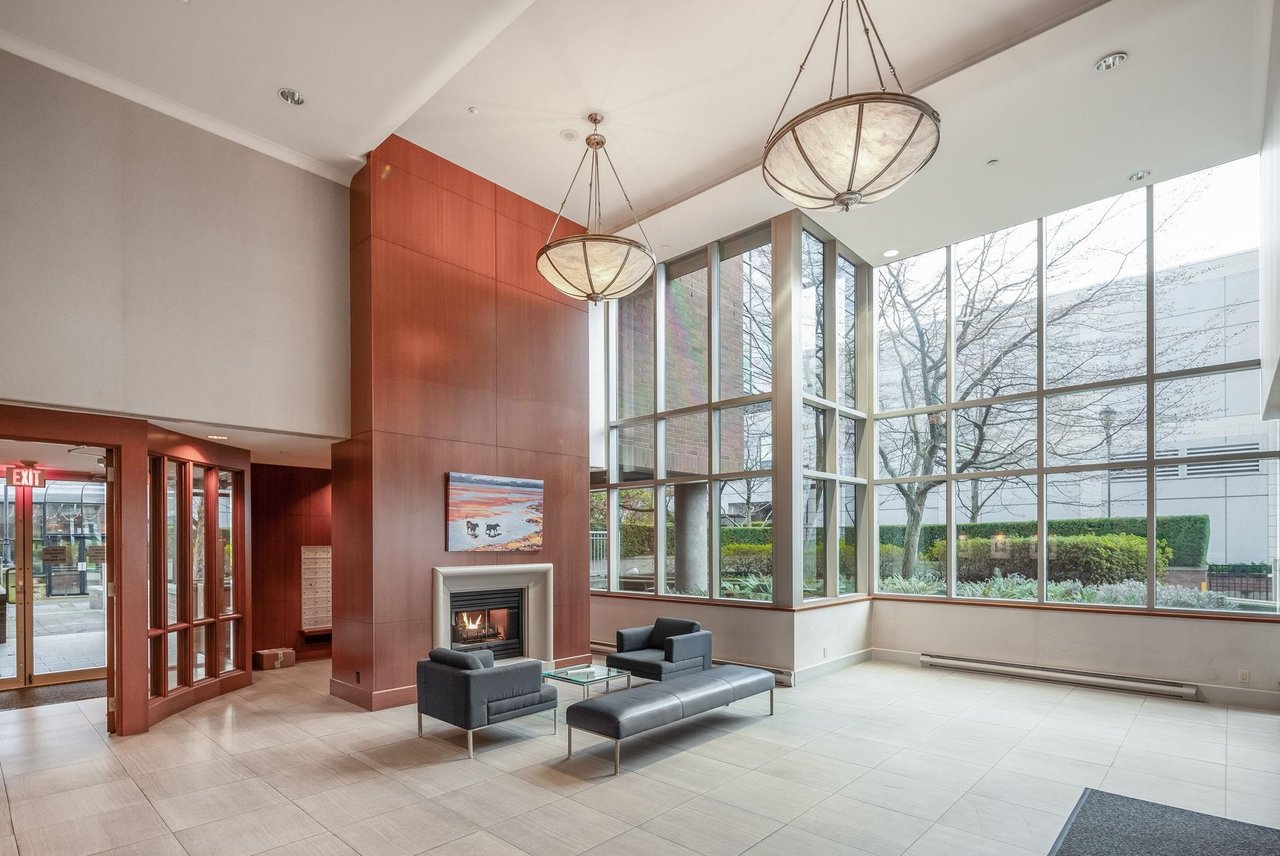 406-1575 W 10th Ave