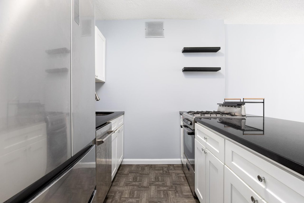 300 Rector Place, Apt 4M