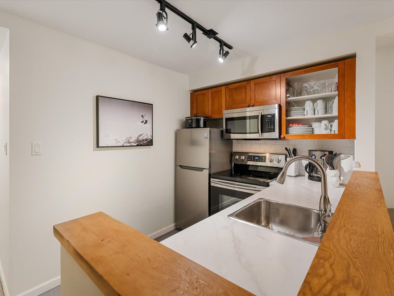 101-4388 Northlands Blvd