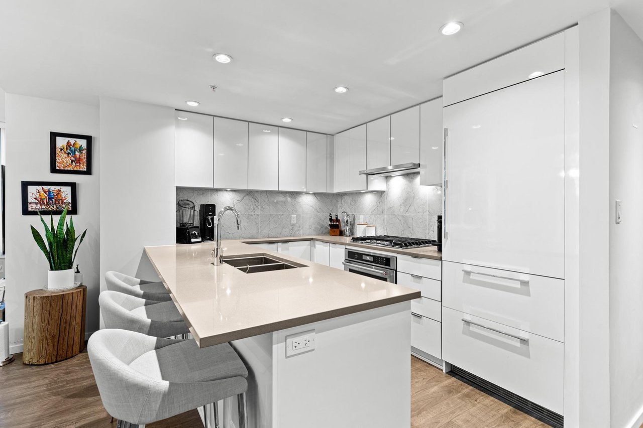 101-5883 Barker Ave