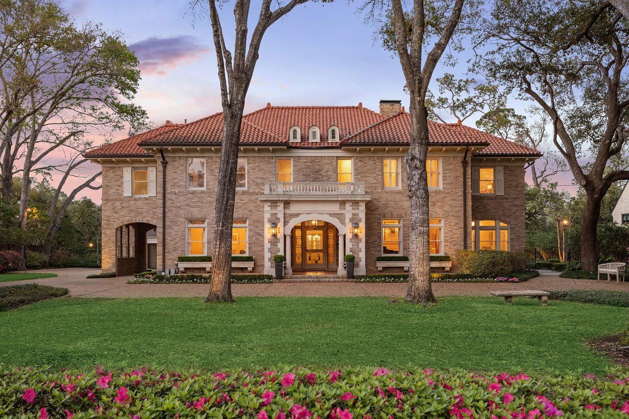 Stately 1920s River Oaks estate blends modern updates with historic charm