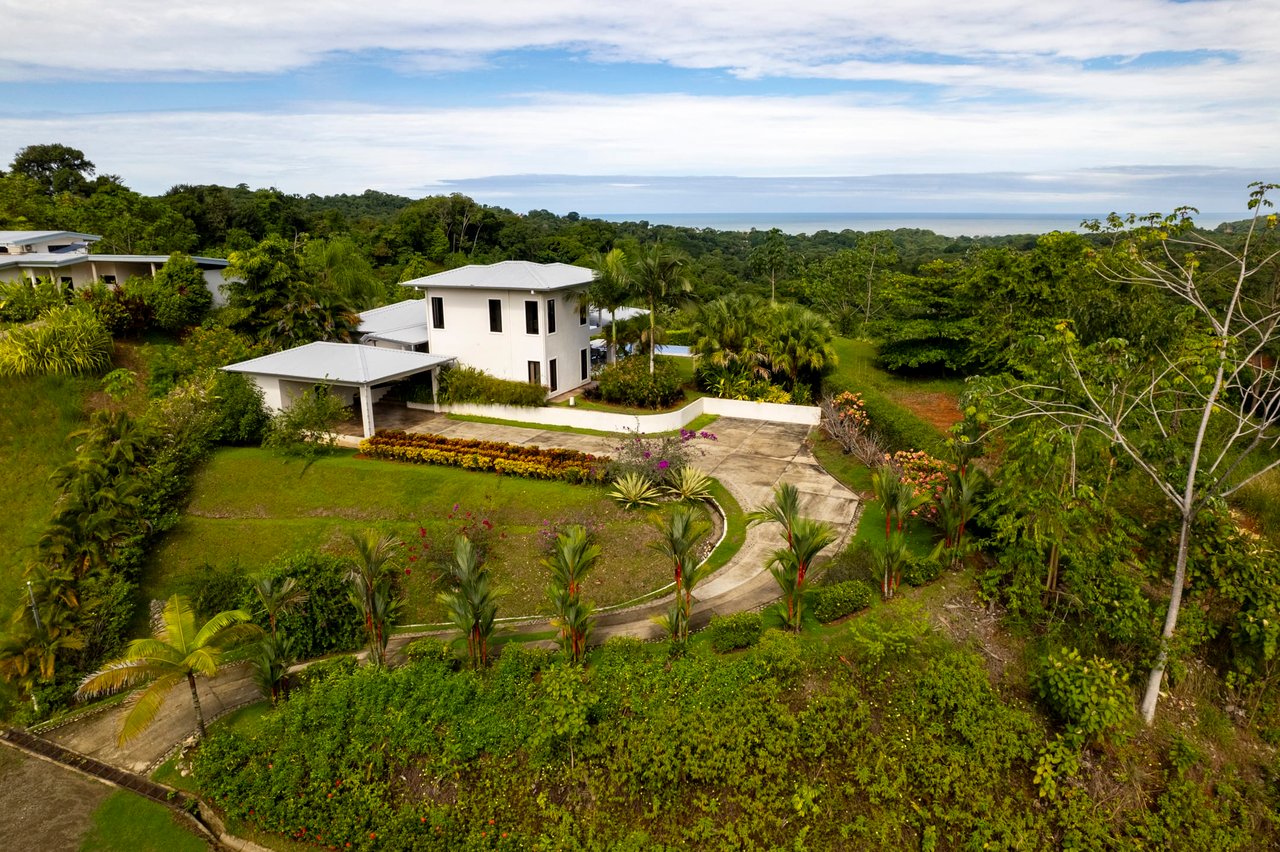 ELEGANT OJOCHAL LUXURY HOME IN PHASE 11 WITH OCEAN AND MOUNTAIN VIEWS