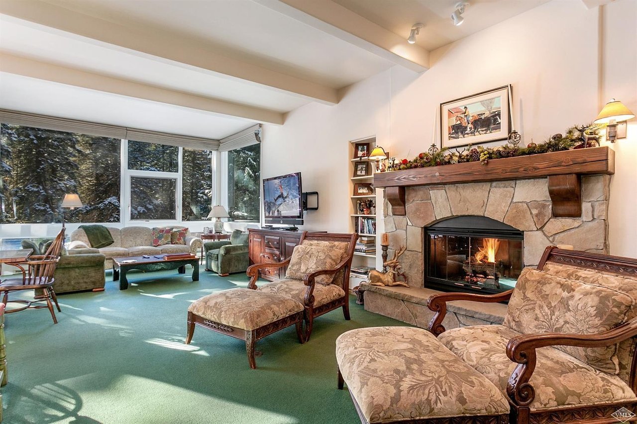 360 Lionshead Circle Unit: 1