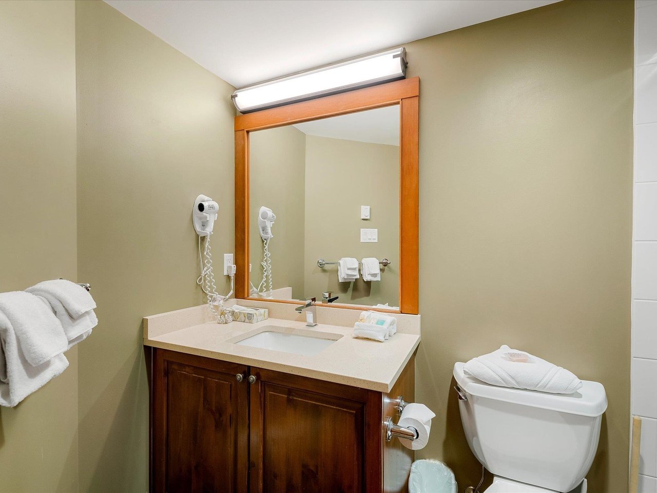 205 G3-4653 Blackcomb Wy