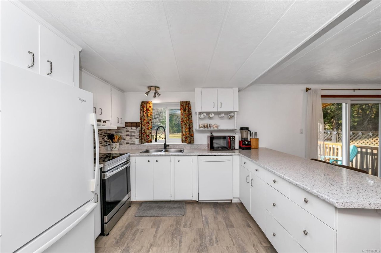 3398 Ridgeview Cres
