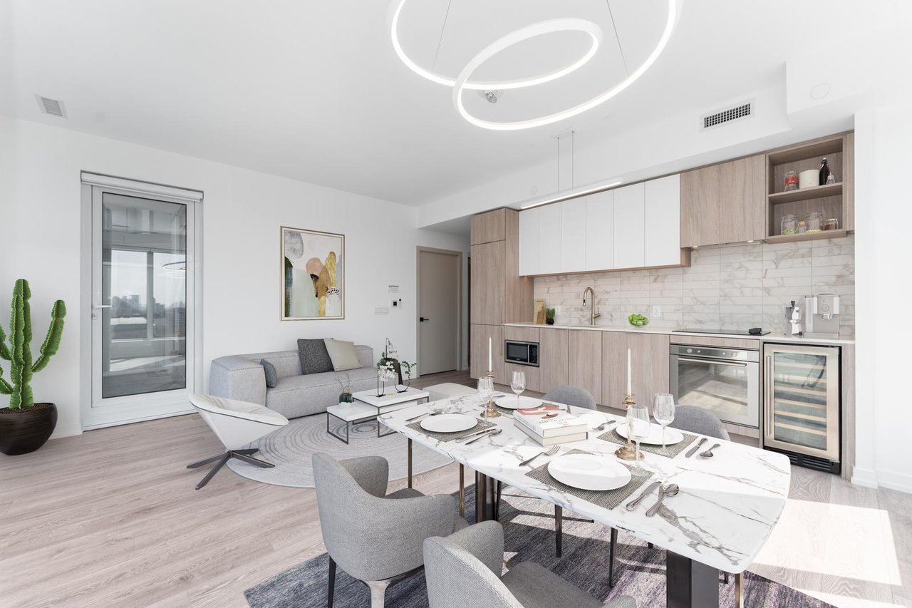 2020 Bathurst St Unit: 1121