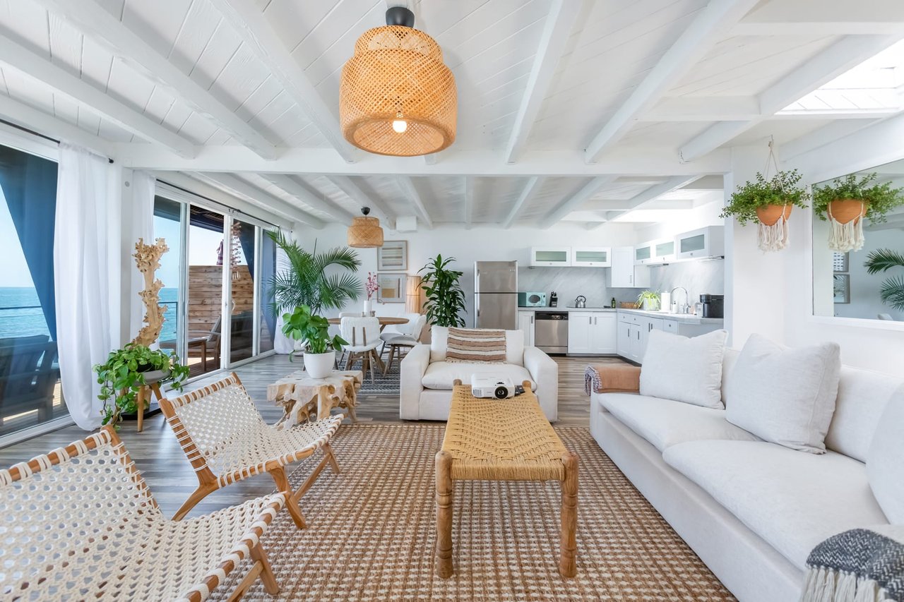 MALIBU BEACH HOUSE 48