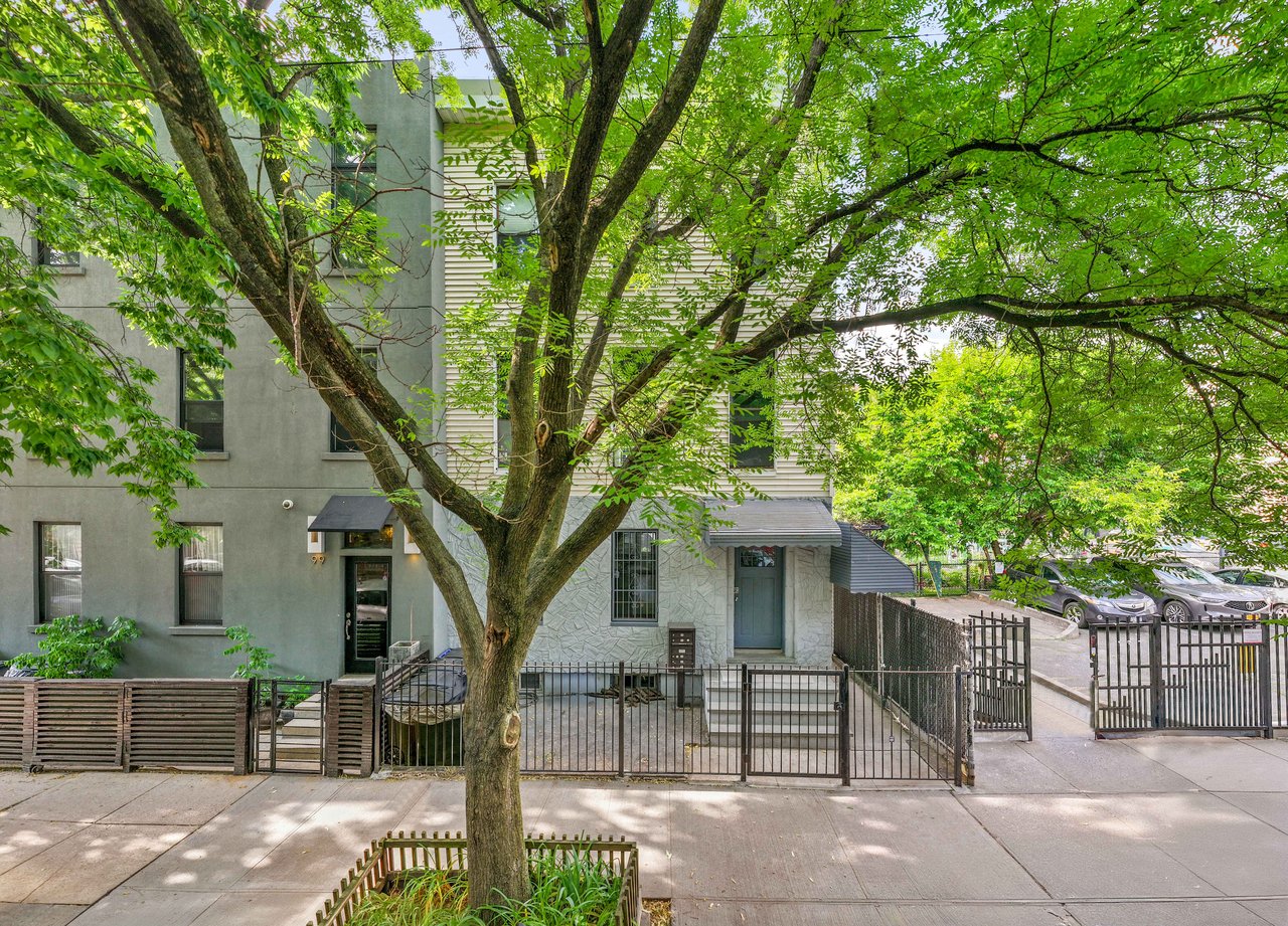 101 Eagle St