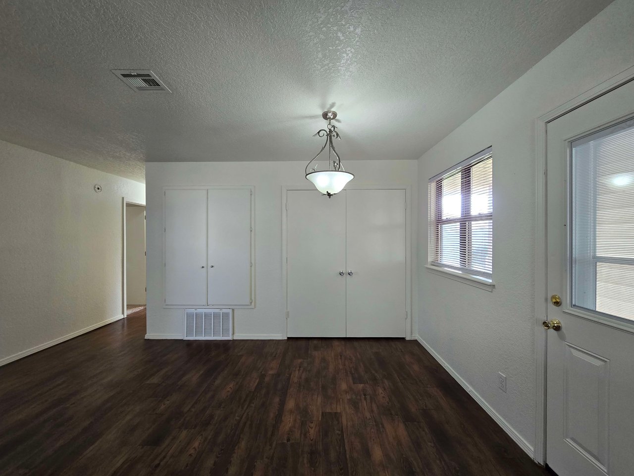 807 N Beard