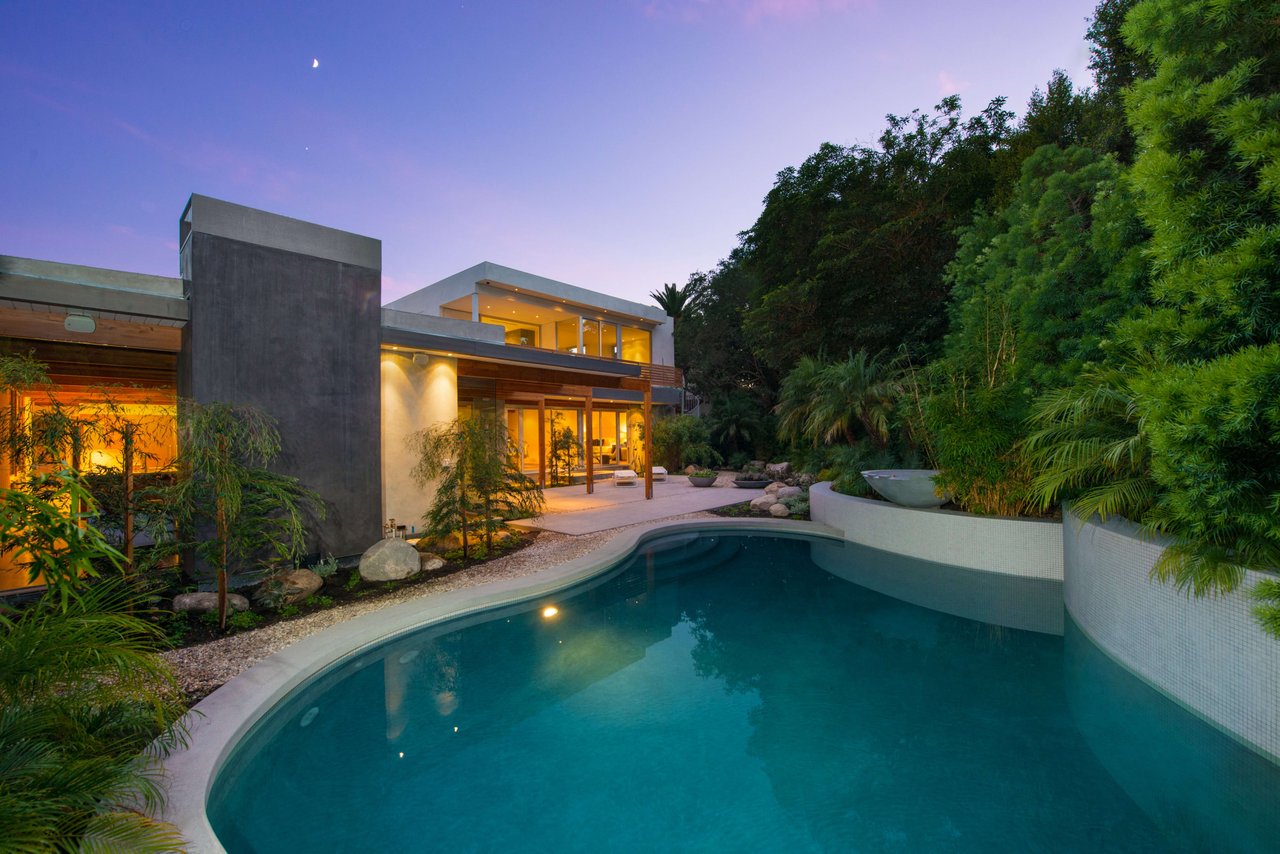 1710 Mandeville Canyon Rd