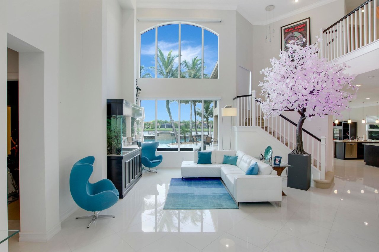 11093 Lynwood Palm Way
