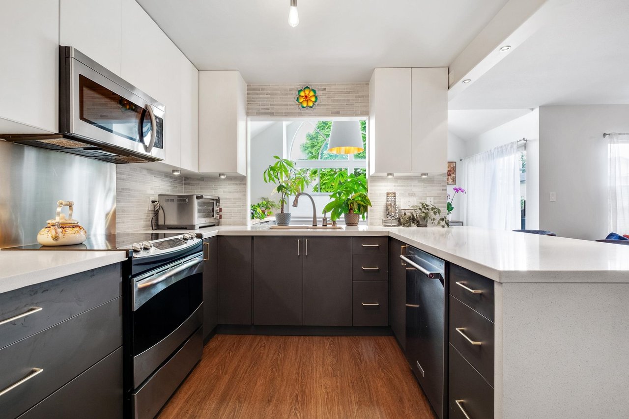 206-2960 E 29th Ave
