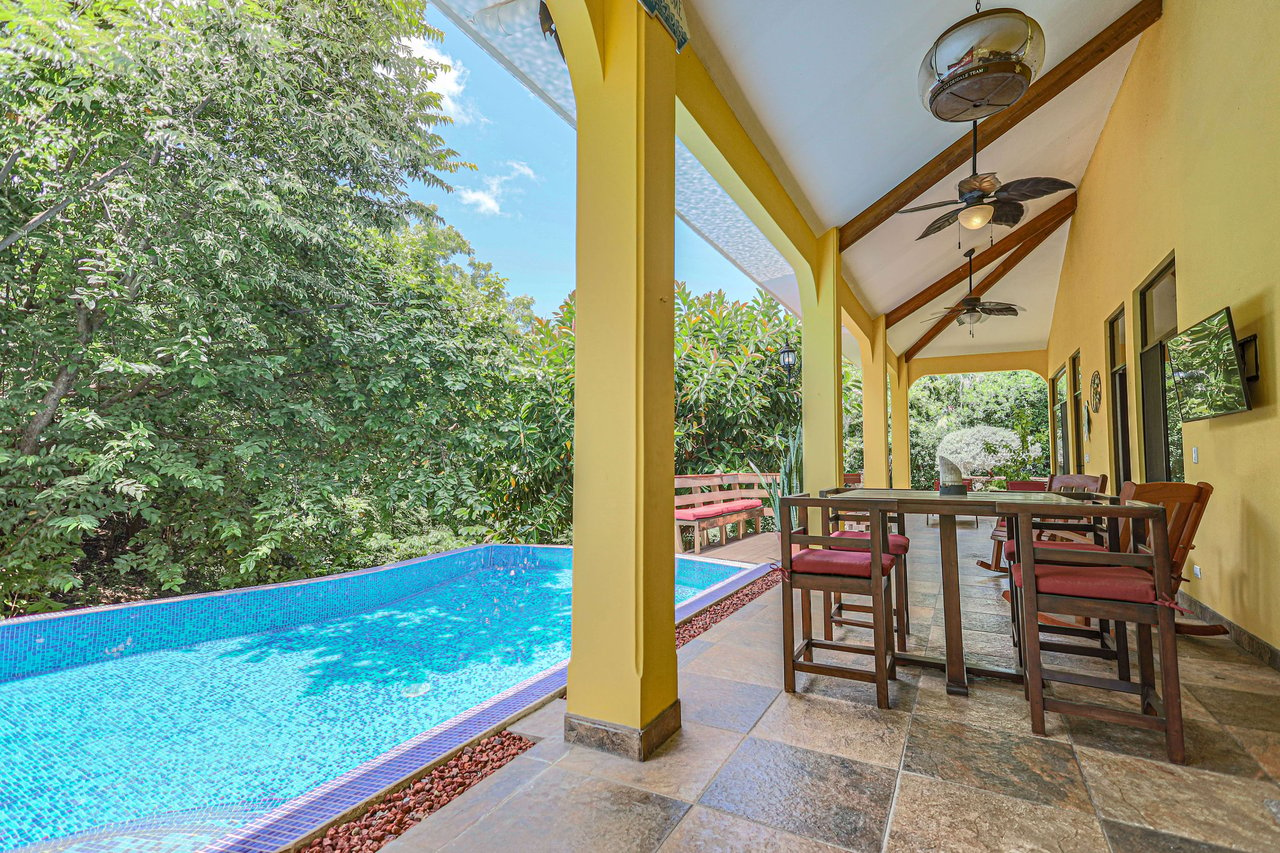 Casa Osos: 3 Bedroom Home in Pacifico Surrounded by Lush Tropical Greeney