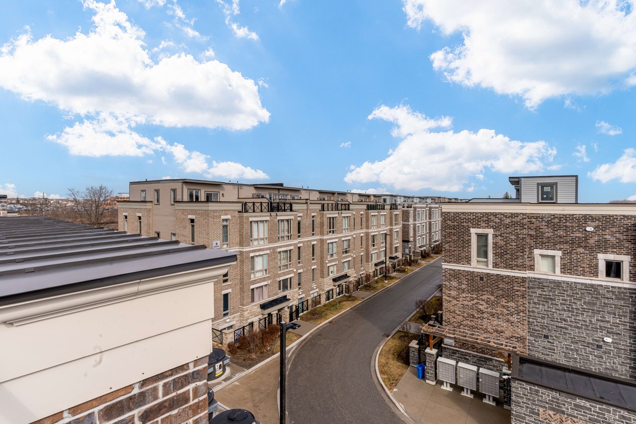 112-2 Dunsheath Way