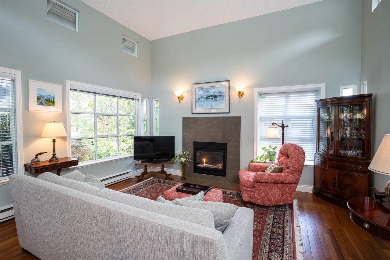 402-3788 W 8th Ave