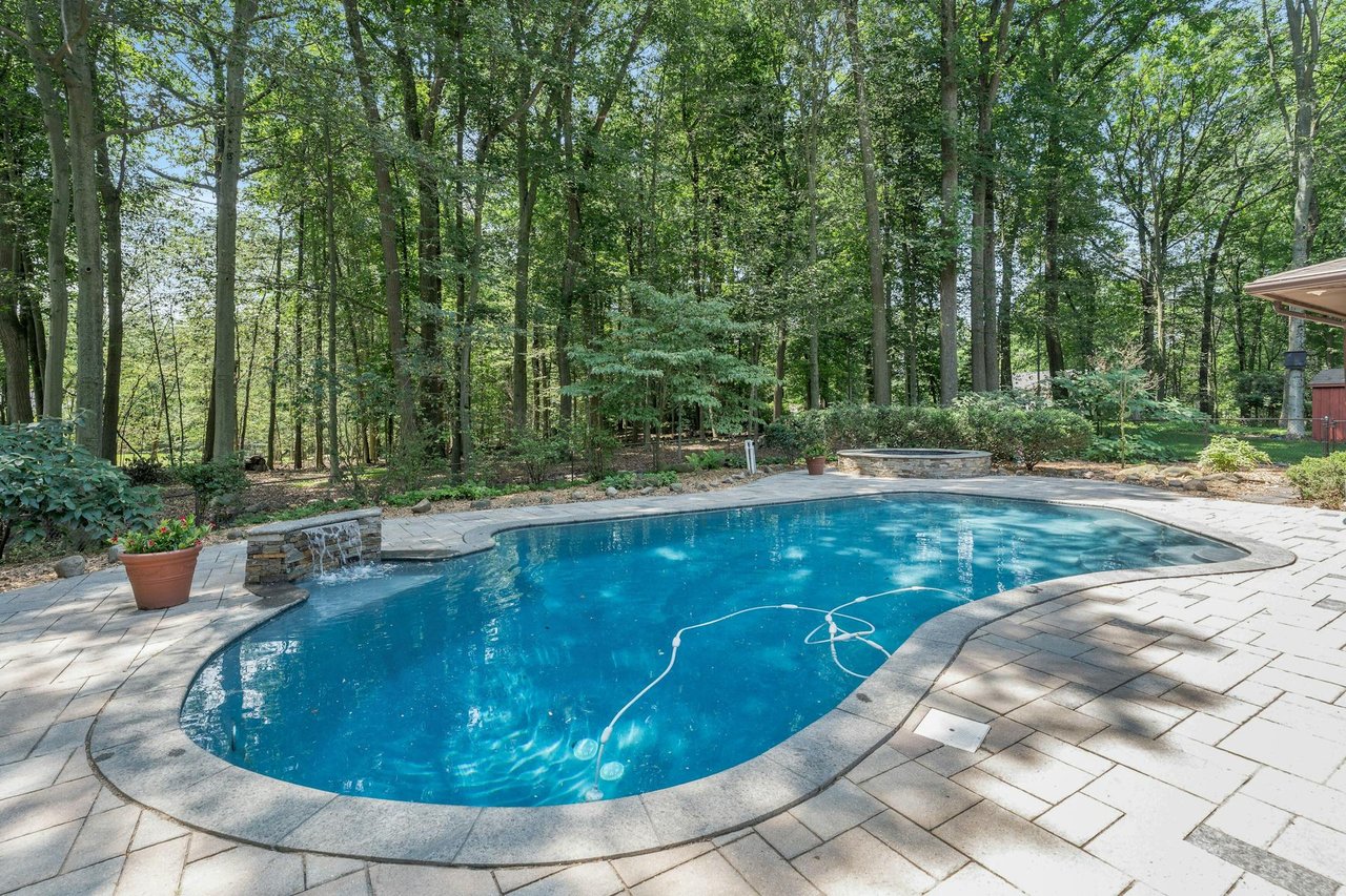 5 Charlotte Court
