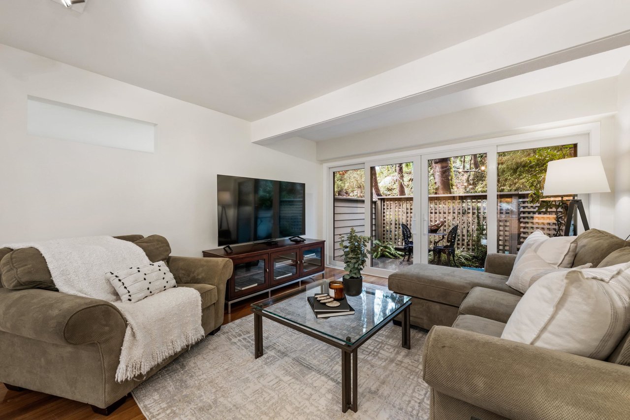 25-4957 Marine Dr