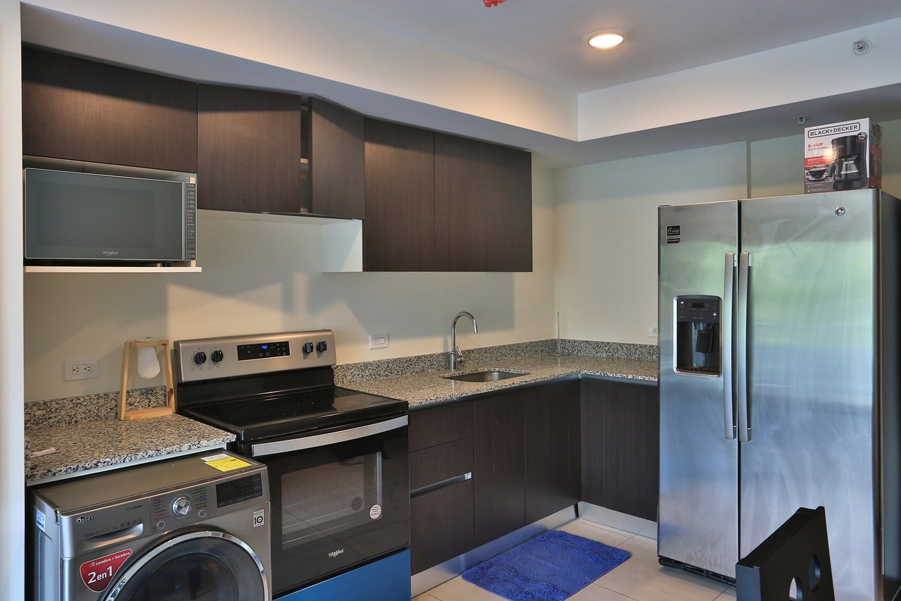 Urban Condo With Rooftop Gym, Heredia