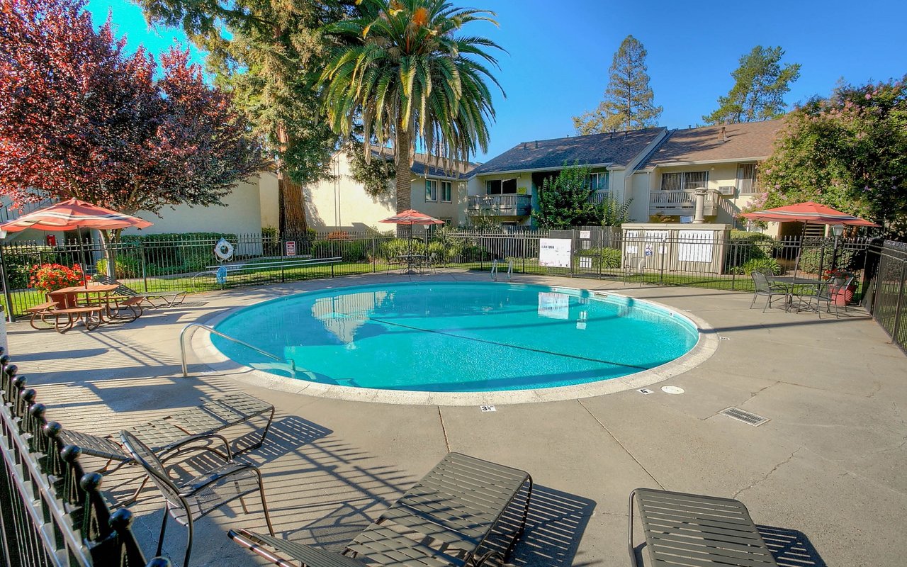 2564 Walnut Blvd, #107