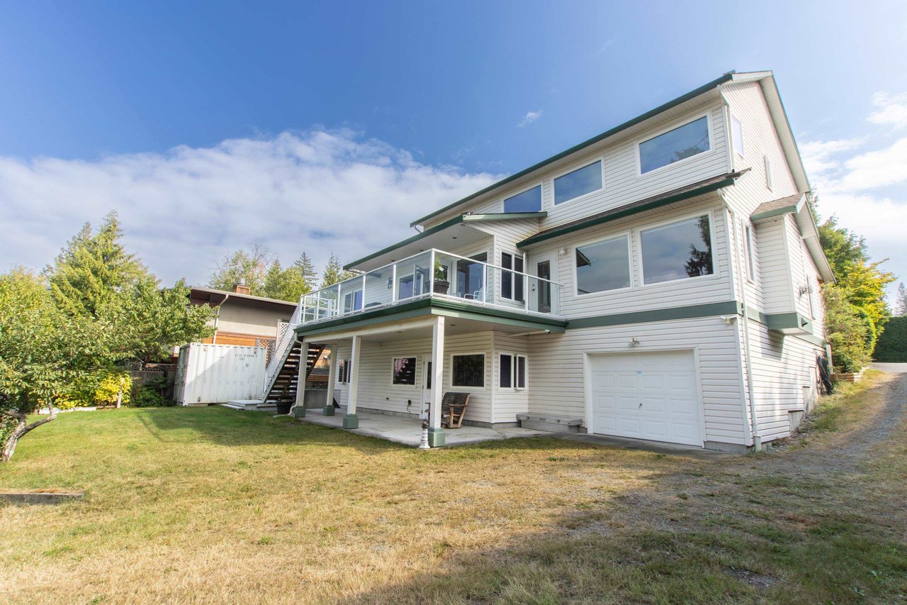 40413 Ayr Dr