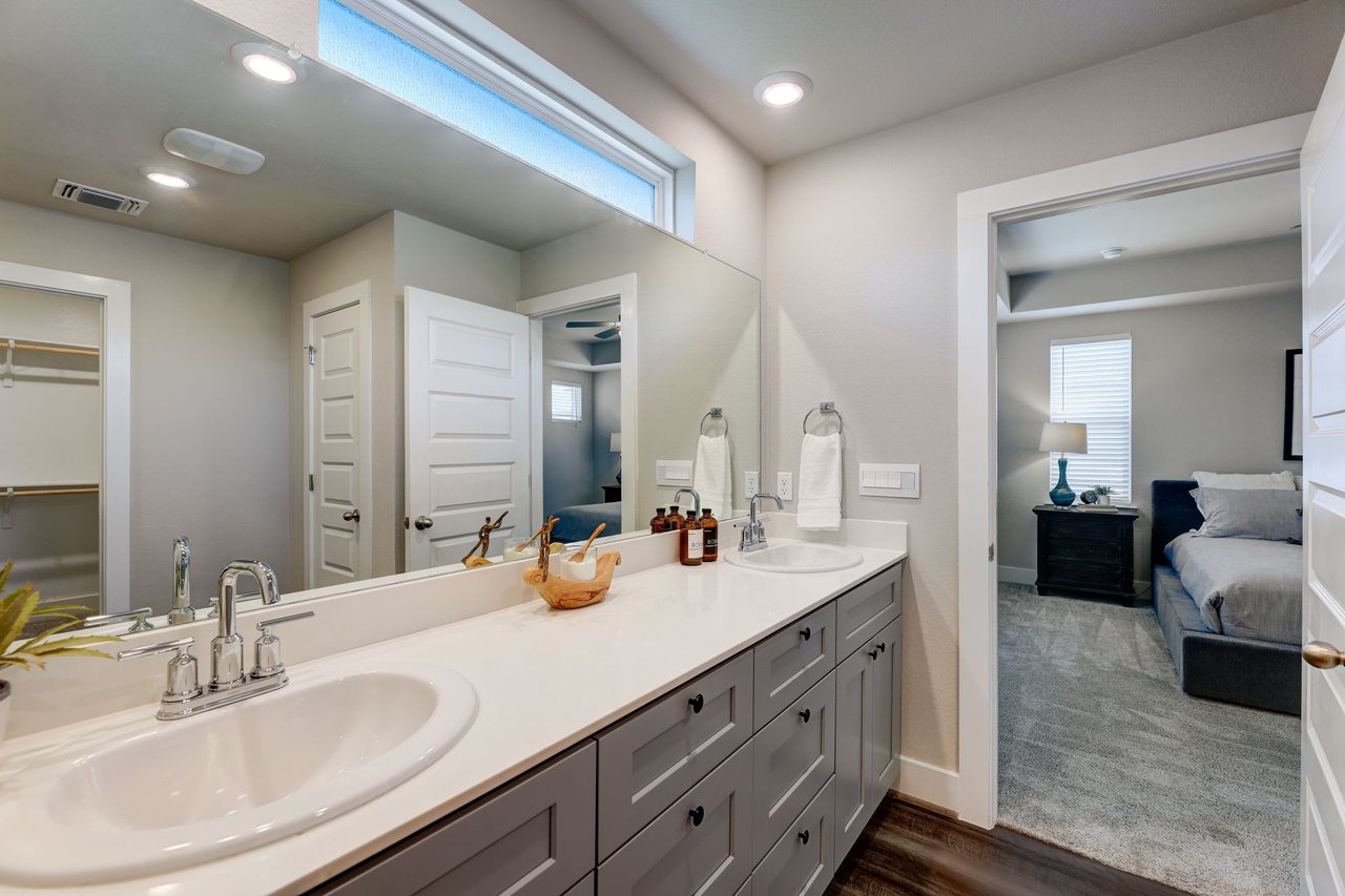 Stunning 2021 Meritage Home in Easton Park with FREE Solar Panels! Better Priced Than New Builds and Move-In Ready!