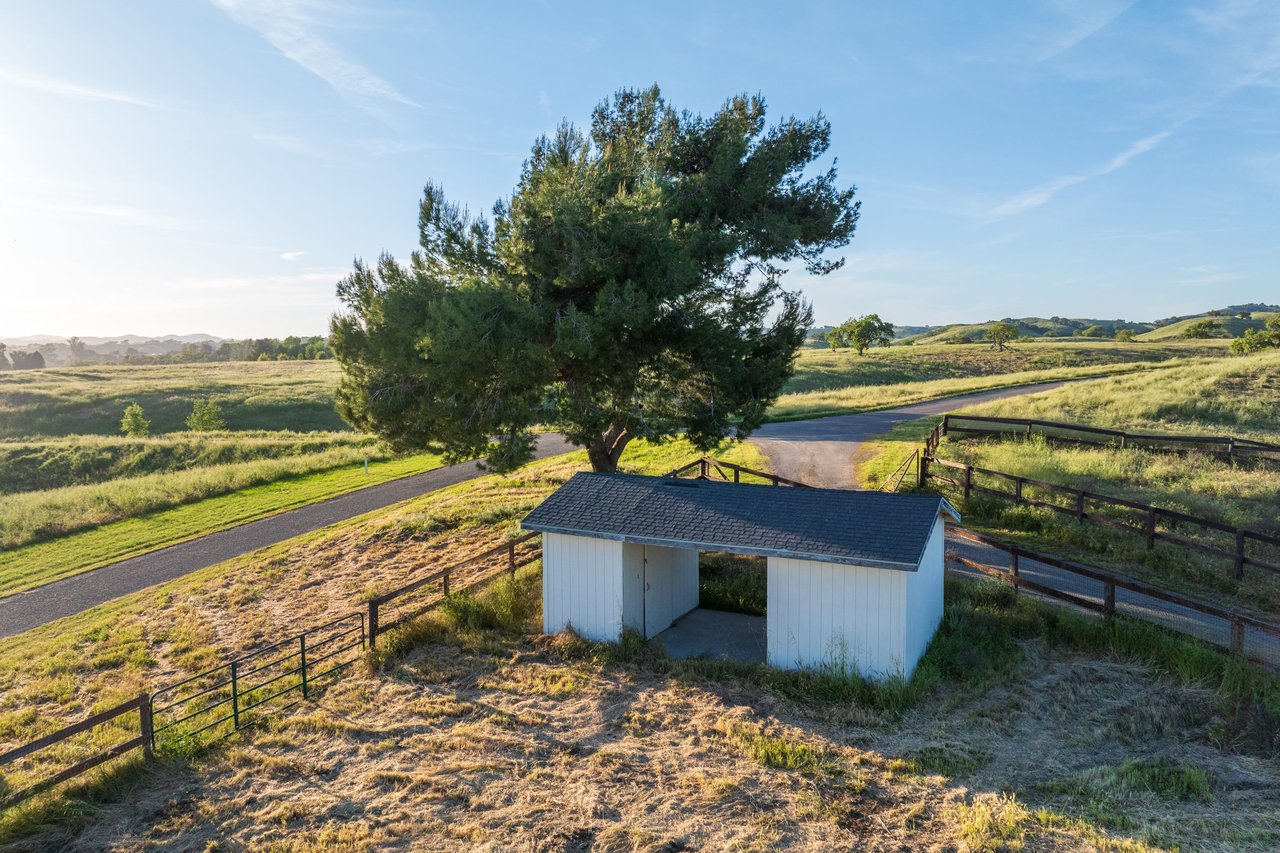 RARE LAND OPPORTUNITY IN LOS OLIVOS