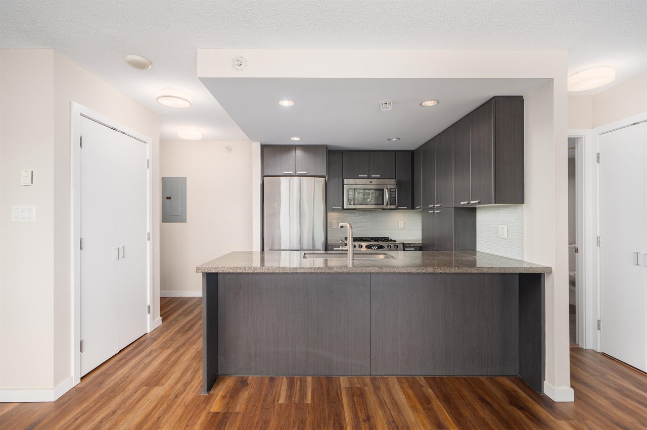 801-2200 Douglas Rd