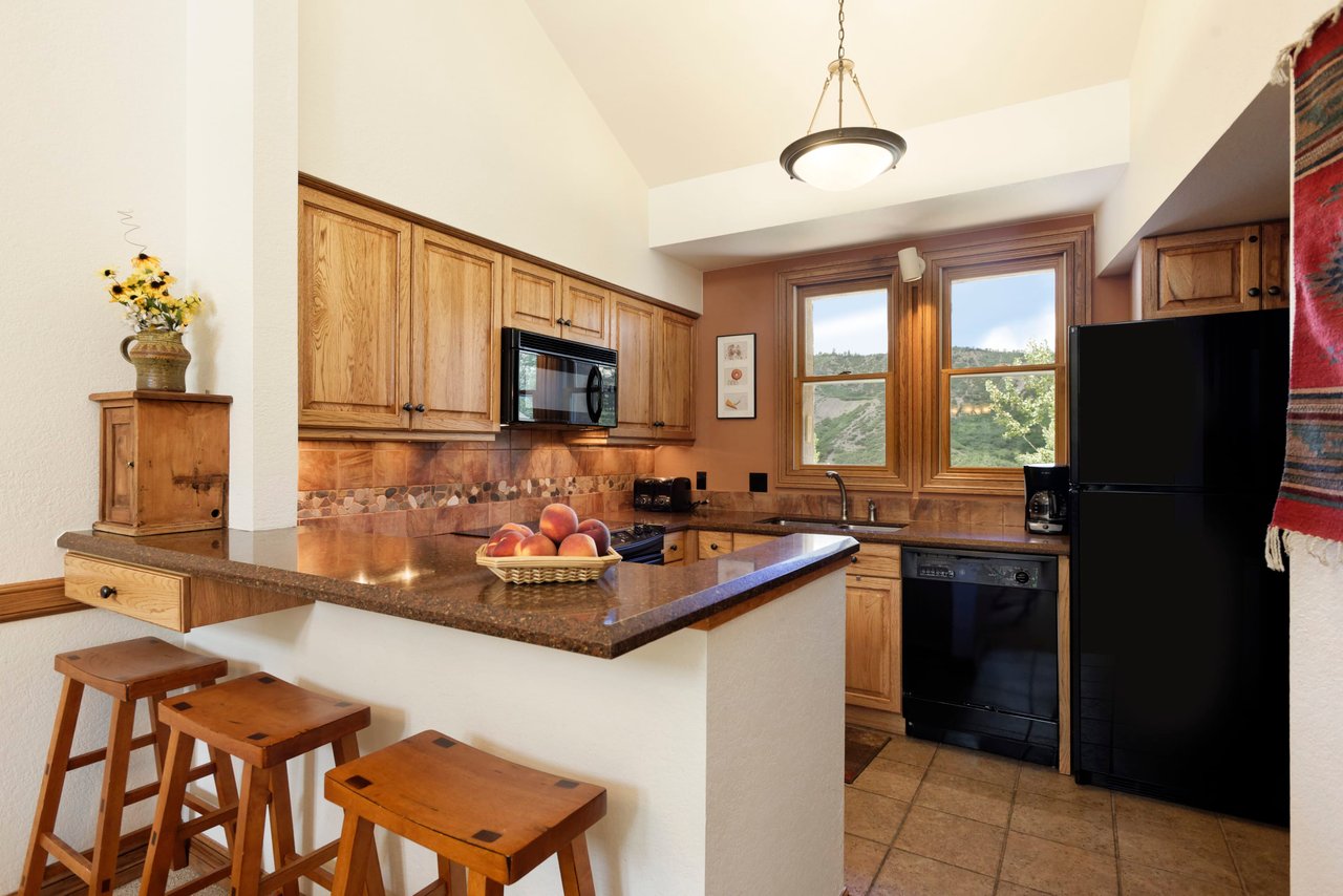 425 Wood Road, Unit 8