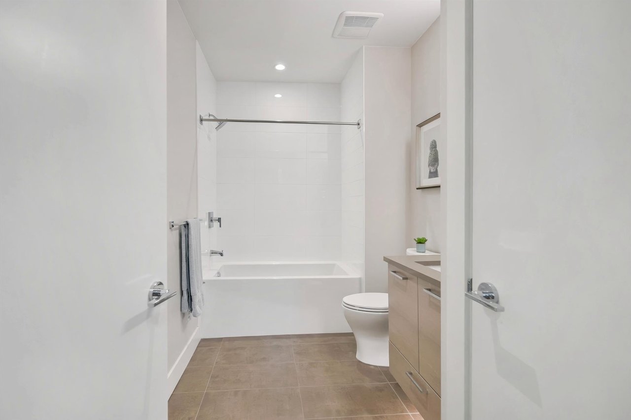 3482 Marine Wy