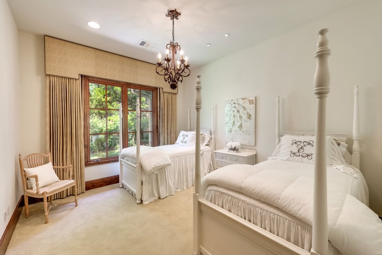 7728 Escala Dr